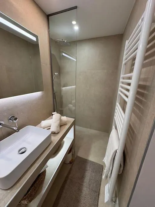 Appartement 50 M2 Le Lavandou - Vue Mer - Plage - Commerces 0*,  צרפת
